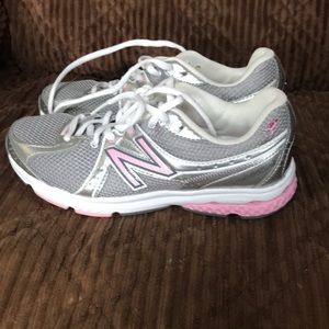 Women New Balance tennis shoes
